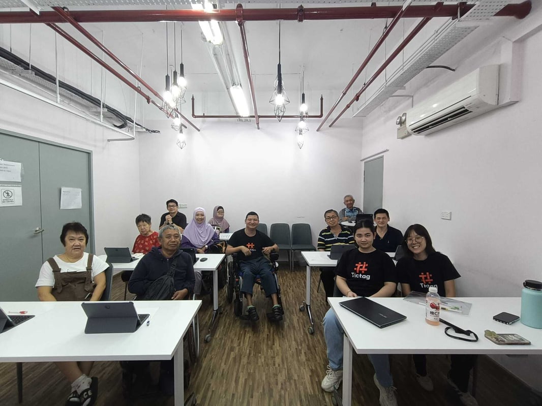 WhatsApp Image 2025-11-13 at 16.36.06 (1)