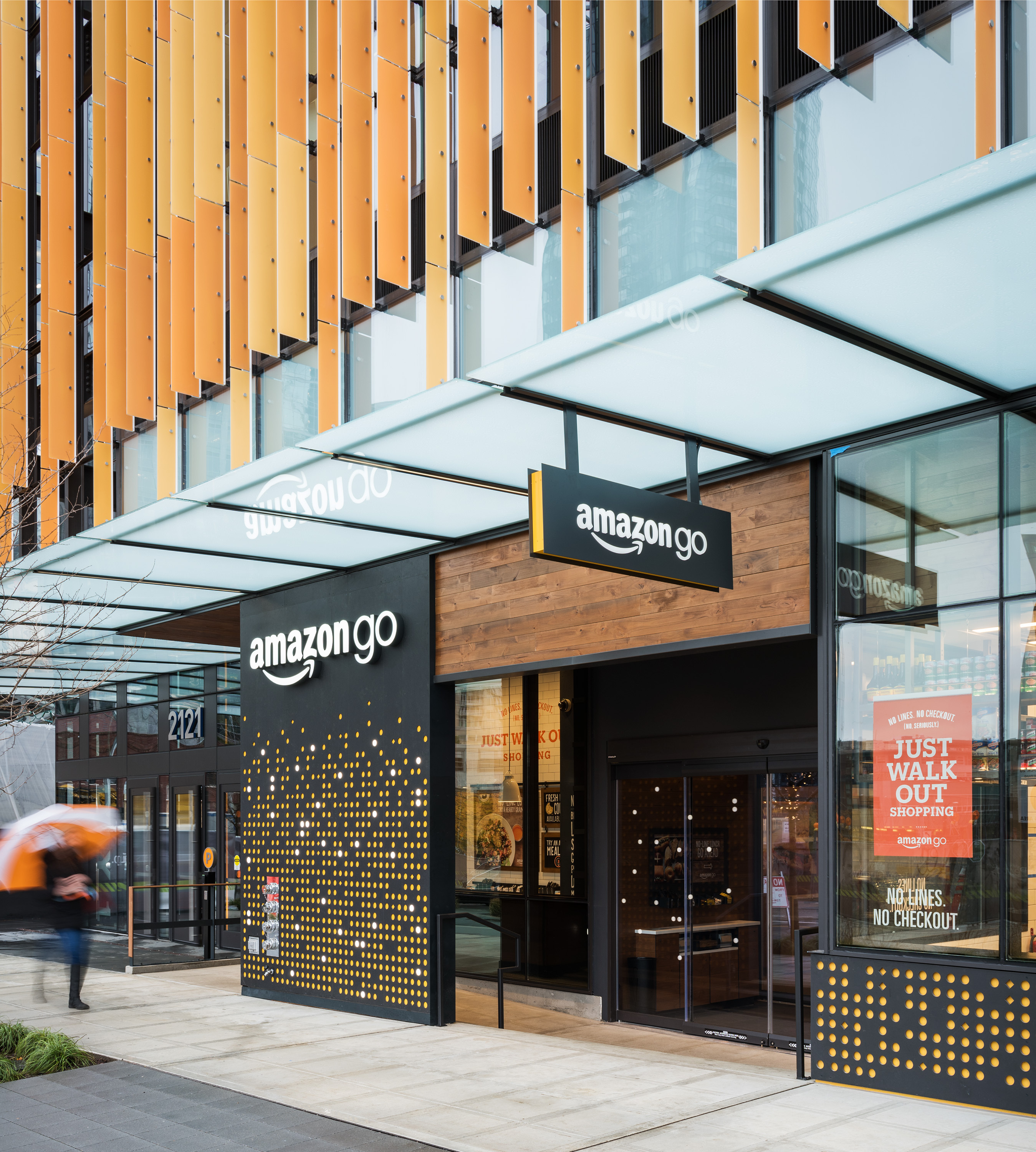 Discover how Amazon & Sephora use AI to transform retail analytics. Learn how Tictag Insights can turn store data into actionable insights for better sales.